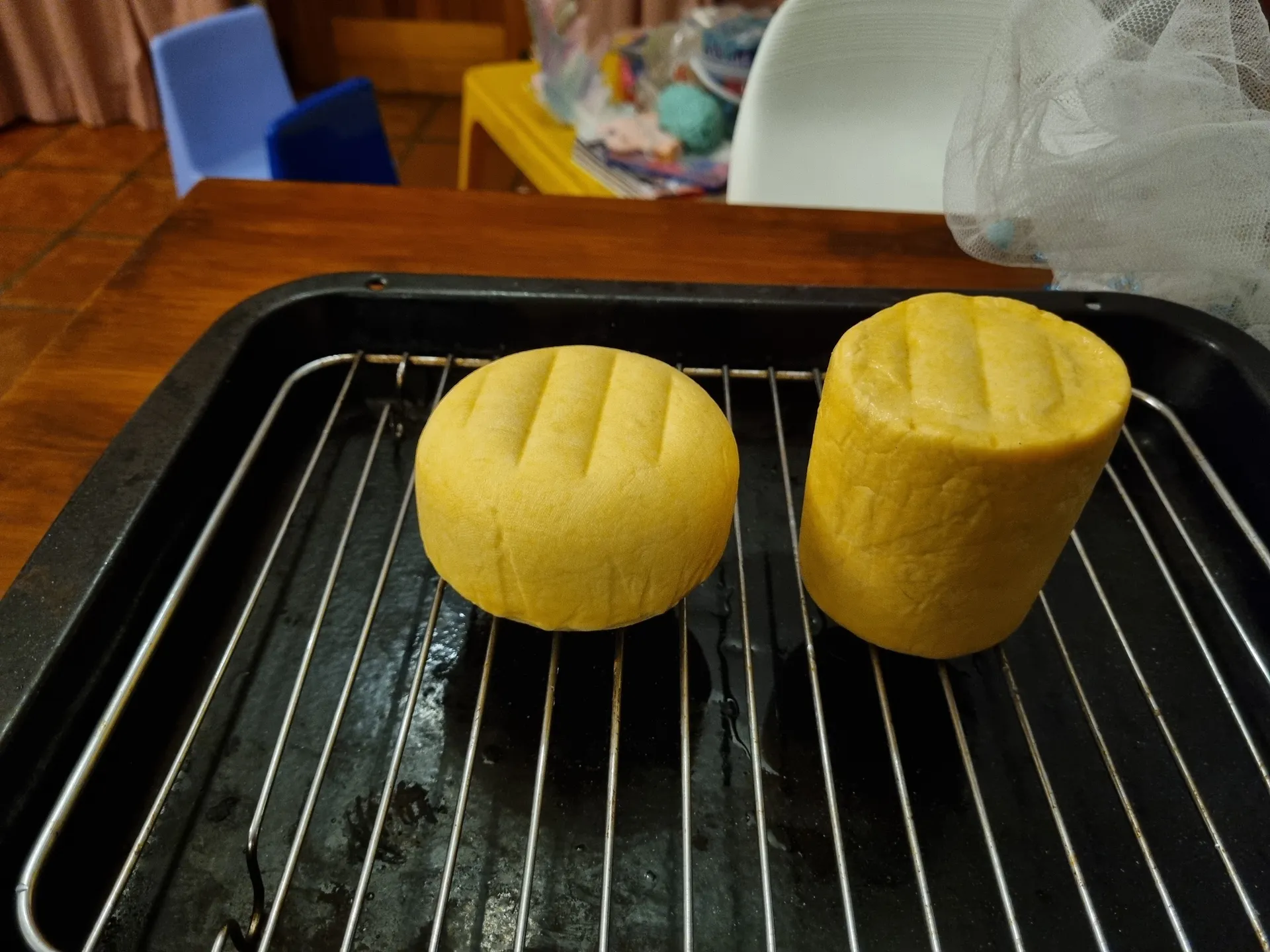 Drying the cheese